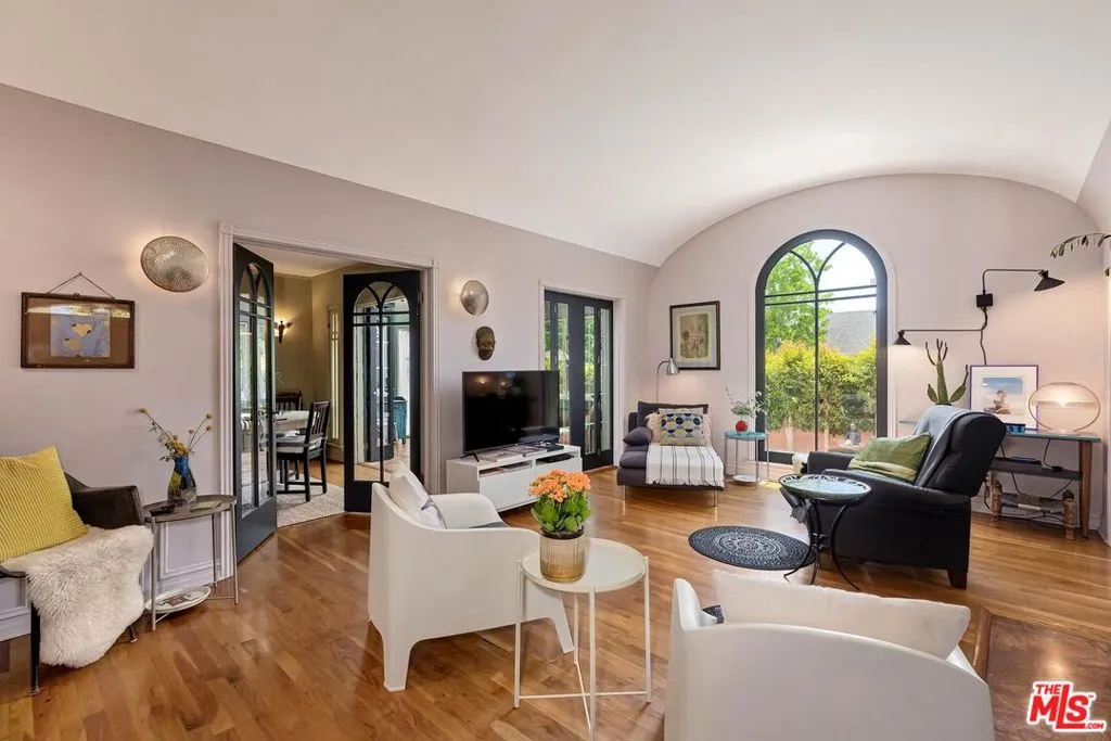 100 N Arden Boulevard, Los Angeles, California 90004 home-pic-5